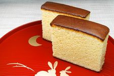 Kastela, kue bolu lembut khas Nagasaki, Jepang.