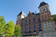 Huis Ten Bosch, taman bermain tema Belanda di Nagasaki, Jepang.