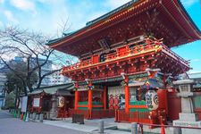 Kanda Myojin gerbang Shingo di Akihabara, Tokyo, Jepang. Kuil ramah otaku ini memadukan budaya dan anime.