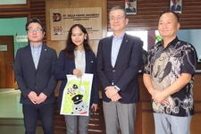 Momentum saat lulus interview SSW sopir bus di Jepang. Dari kiri Aoyagi (Kumiai), Mahatmi, Furukawa (CEO Tokyu Bus), dan Mr. B (Shankara).