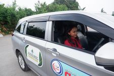 Salah satu calon pekerja sopir bus Jepang, Mahatmi (26), sedang menjalani latihan mengemudi di LPKS Shankara.