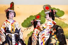 Para geisha Shinbashi sedang latihan di Teater Shinbashi Enbujo sebelum festival Azuma Odori ke-100 di Tokyo, (20/5/2025).