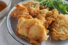 Toriten, tempura ayam khas Prefektur Oita, Jepang.