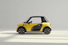 Ilustrasi mobil listrik mini satu kursi.