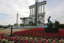 Taman Bunga di Pelabuhan Nagoya, Jepang.