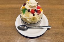 Shirokuma kakigori, es serut topping buah khas Prefektur Kagoshima, Jepang.