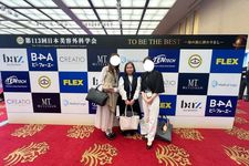 Dewi saat menghadiri acara study dokter Japan Society of Aesthetic Surgery Mei 2025.