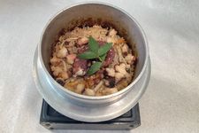 Takomeshi, nasi gurita khas Jepang.