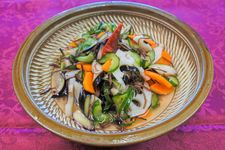 Achara-zuke, acar sayur khas Jepang terdiri dari labu putih, wortel, akar teratai, dan terong.