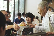 Restaurant of Mistaken Orders, restoran pop-up di Jepang yang pekerjakan lansia demensia untuk raih awareness terhadap demensia.
