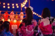 Tarian khas festival musim panas di Jepang.