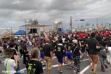 Kesennuma Minato Matsuri pada 1&ndash;2 Agustus 2025 di Kota Kesennuma, Prefektur Miyagi. Festival ini menampilkan parade budaya Indonesia dan Jepang.