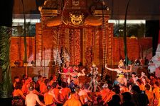 Geinoh Yamashirogumi Kecak Festival 2025 di Shinjuku Tokyo. Ratusan seniman Jepang pentaskan tari Bali.