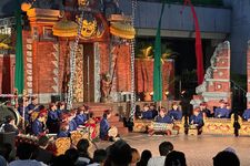 Geinoh Yamashirogumi Kecak Festival 2025 di Shinjuku Tokyo. Ratusan seniman Jepang pentaskan tari Bali.