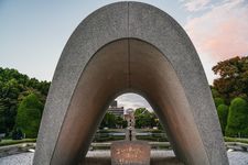 Peace Memorial Park untuk mengenang kejadian bom atom Hiroshima, Jepang.