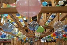 Furin, lonceng angin yang biasa dipasang saat musim panas di Jepang.