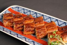 Unagi bakar, makanan khas musim panas di Jepang.