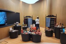 Dua produk unggulan Sulawesi Tengah, yakni Tenun Donggala dan Bawang Goreng Palu, resmi ditampilkan dalam ajang internasional Osaka Expo 2025 difasilitasi Gekraf bersama Dekranas RI.