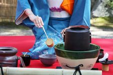 Upacara minum teh di Jepang menggunakan bubuk matcha terbaik.