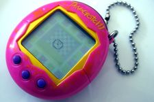Tamagotchi, salah satu mainan yang populer di kalangan orang dewasa di Jepang.