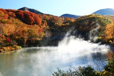 Sukayu Onsen di kaki Gunung Hakkoda, salah satu pemandian air panas paling terkenal di Jepang.