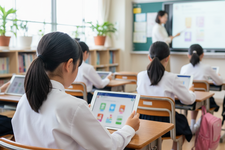 Ilustrasi siswa sekolah dasar menggunakan buku teks digital di tablet. Ilustrasi ini dibuat menggunakan AI.