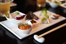 Ilustrasi hidangan di restoran fine dining Jepang. Michelin Guide Tokyo 2026 telah dirilis dengan total 12 restoran meraih tiga bintang Michelin.