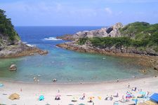 Pantai Tomari di Pulau Shikine Island, Desa Niijima, salah satu gugusan di Kepulauan Izu, Tokyo, Jepang.