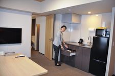 Salah satu tipe hotel apartemen dari bisnis properti terkenal Jepang. Hotel apartemen kini kian diminati wisatawan asing di Jepang. (26/9/2025)