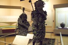 Pameran Paantu di Museum Kota Miyakojima, Miyakojima, Okinawa, Jepang.