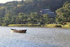 Sankei-en adalah taman bergaya tradisional Jepang yang terletak di Distrik Naka, Yokohama, Jepang, dan dibuka pada tahun 1906. Sankei-en dirancang dan dibangun oleh Tomitaro Hara, yang dikenal dengan nama samaran Sankei Hara, seorang pedagang sutra. Hampir semua bangunannya merupakan struktur bersejarah yang dibeli oleh Hara sendiri dari berbagai lokasi di seluruh negeri, termasuk Tokyo, Kyoto, Kamakura, Prefektur Gifu, dan Prefektur Wakayama.