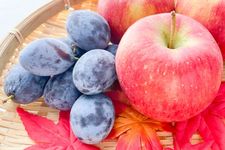 Anggur dan apel, salah satu buah musim gugur di Jepang.