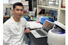 Dedy Ariwansa (31) saat berada di ruang laboratorium tempat ia bekerja.