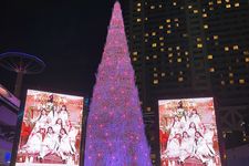 NiziU (girl group Jepang) berkolaborasi dengan Tokyo Dome City Winter Illumination.