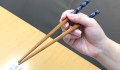 Panduan Lengkap Menggunakan Sumpit di Jepang