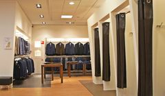 Belanja Baju di Jepang, Ini Aturan "Fitting Room" di Toko Baju 