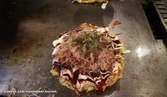Bikin Okonomiyaki Ala Restoran Legendaris di Osaka Jepang