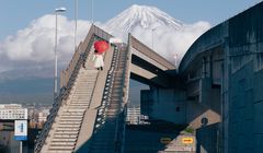 Pagar Tinggi Dibangun di Jembatan Impian Gunung Fuji, Cegah Wisatawan Bandel