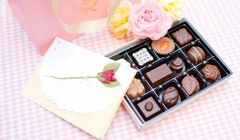 Sejarah dan Tradisi Hari Valentine di Jepang, Perempuan yang Kasih Cokelat