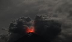 Media Asing Soroti Erupsi Gunung Lewotobi Laki-laki, Pejabat Jepang: Cek Potensi Tsunami
