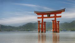 Hiroshima Jepang: Kota Bom Atom, Gerbang Torii Terapung, dan Okonomiyaki Khas