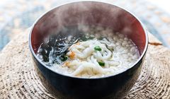Mengenal Udon, Mie Tebal Khas Jepang yang Beda dengan Ramen