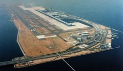 Upaya Jepang Cegah Bandara Kansai Tenggelam Lebih Dalam