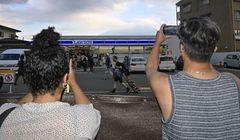 Depan Lawson Gunung Fuji Dipasang Pagar Baru, Hindari Turis Menyeberang Sembarangan