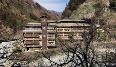 Hotel 1.300 Tahun di Jepang Ini Masih Beroperasi dan Punya Pemandian Air Panas Legendaris