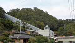 Unik, Ada Lift Miring Terbesar di Jepang yang Jadi Inspirasi Spirited Away