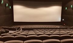 Cara Nonton di Bioskop Jepang, Panduan untuk Pesan Tiket dan Pilih Kursi