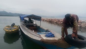 Mereka Menyebutnya “Ojek Laut”...