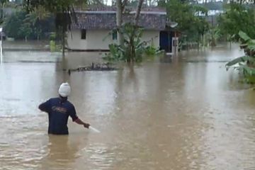 Ratusan Rumah Di Tasikmalaya Terendam Banjir Luapan Sungai, 5 Desa ...