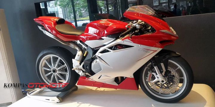 MV Agusta Rivale в пластике